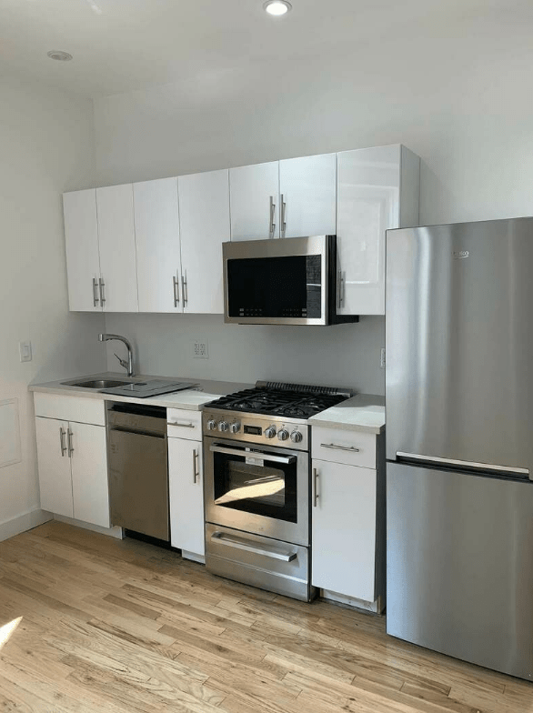 324 East 77th St. Unit: 4-C