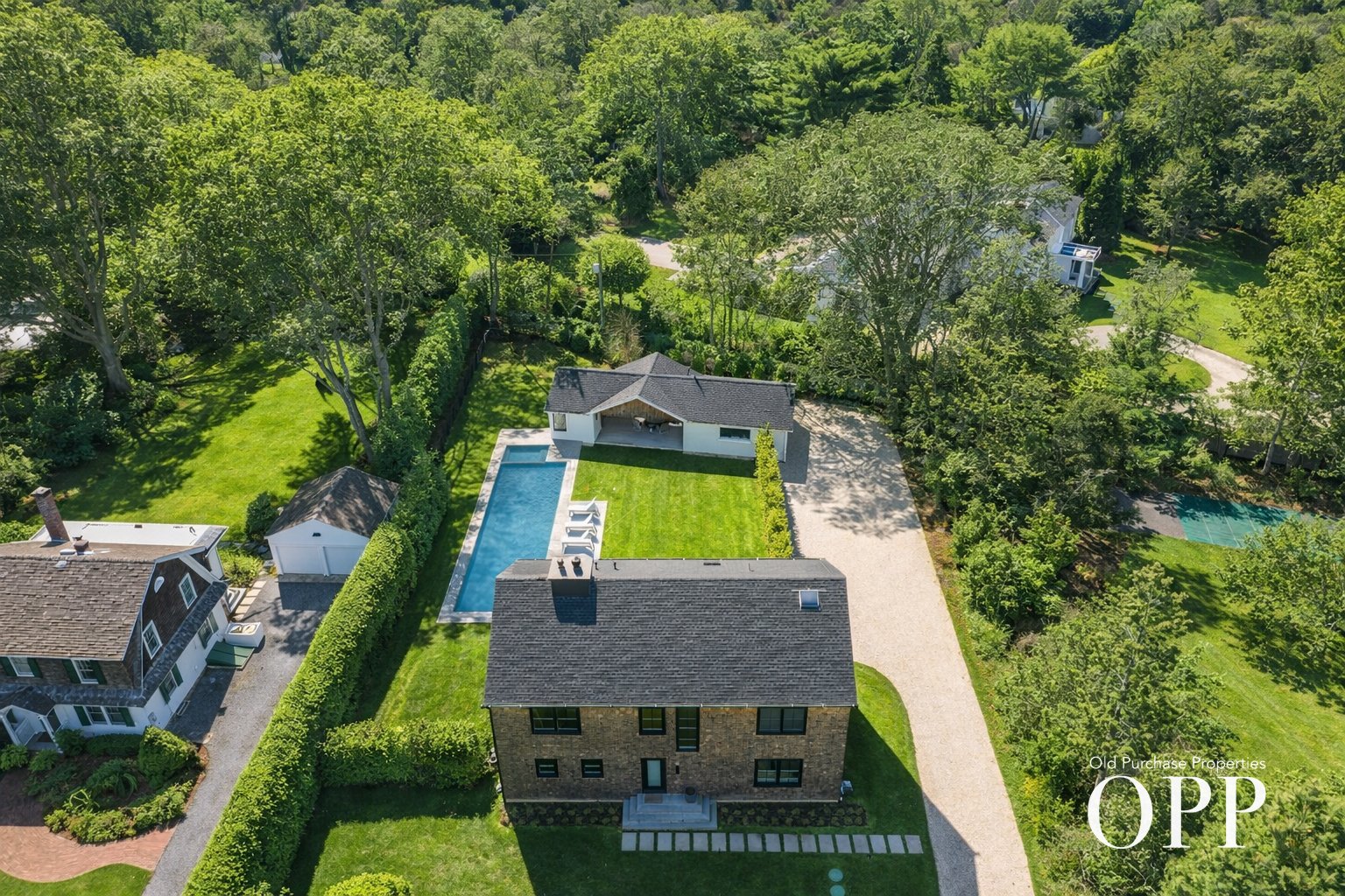A MODERN SANCTUARY IN AN EXQUISITE LOCATION