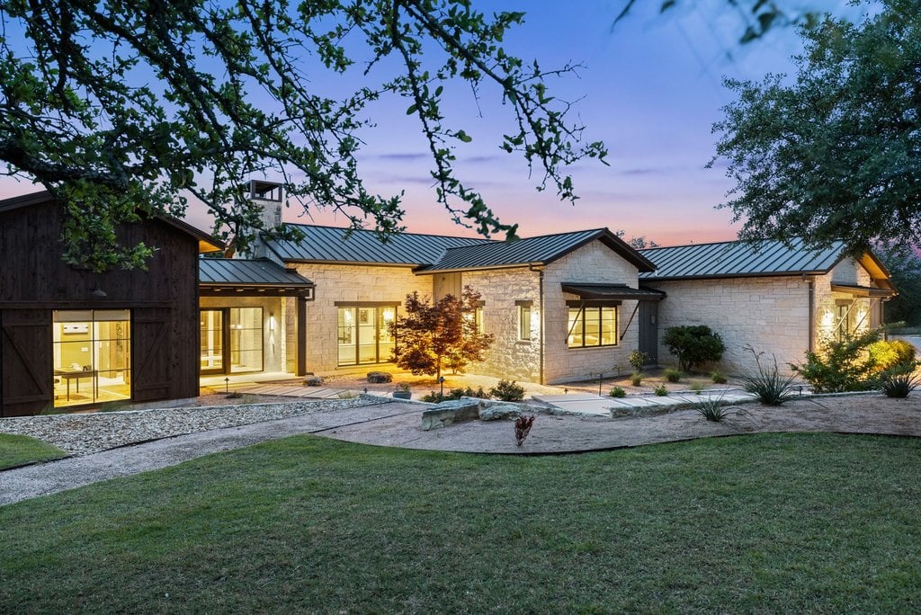 Horseman's Paradise in the heart of Dripping Springs