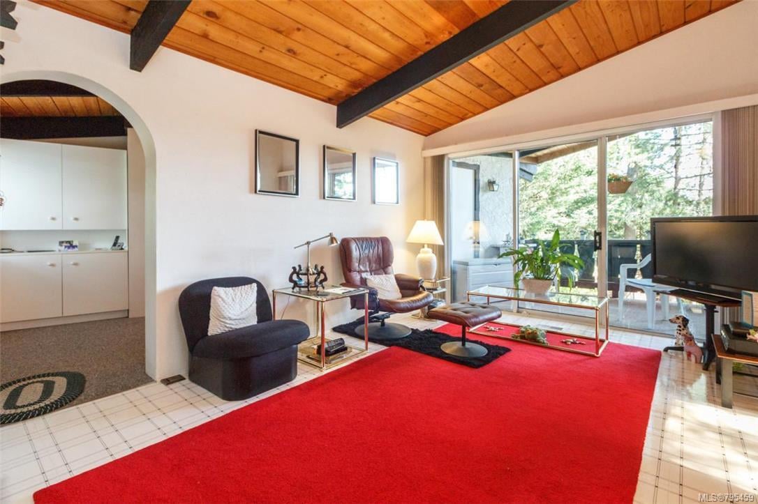 71 Flury Hts, View Royal