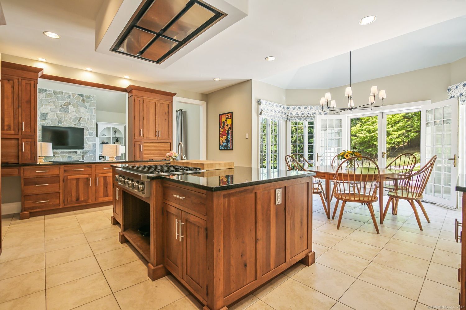 4 Longwood Dr