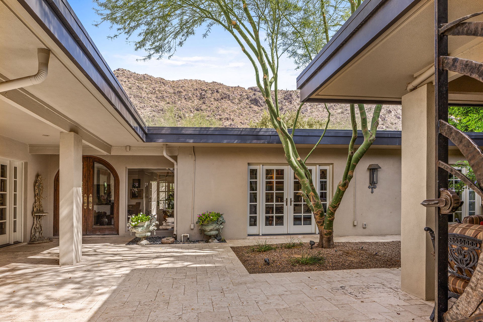 5434 E Lincoln Drive 72