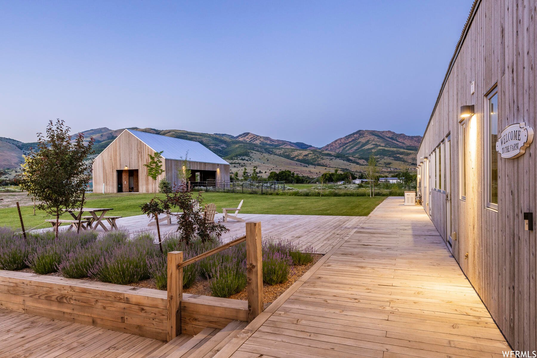 Breathtaking Minimalistic Farmhouse