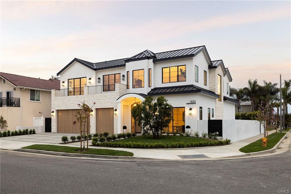 9121 Christine Dr.