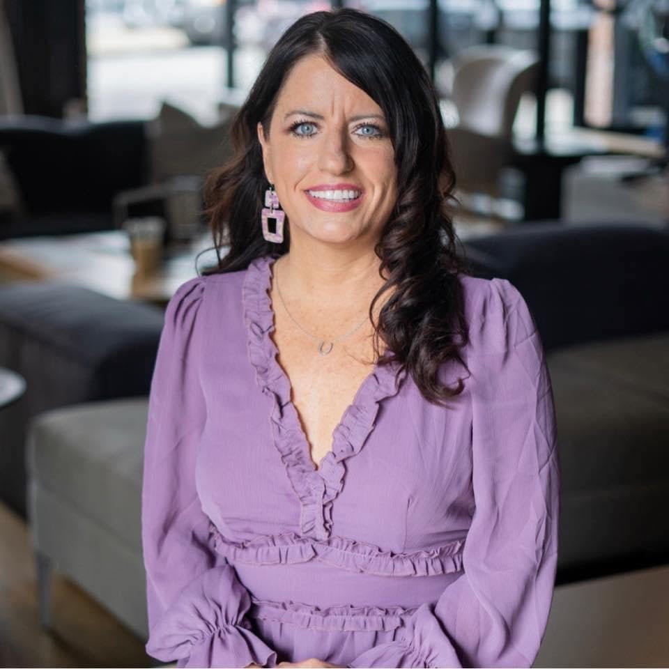 Jen Trompeter Overland Park, Kansas Real Estate Agent Headshot
