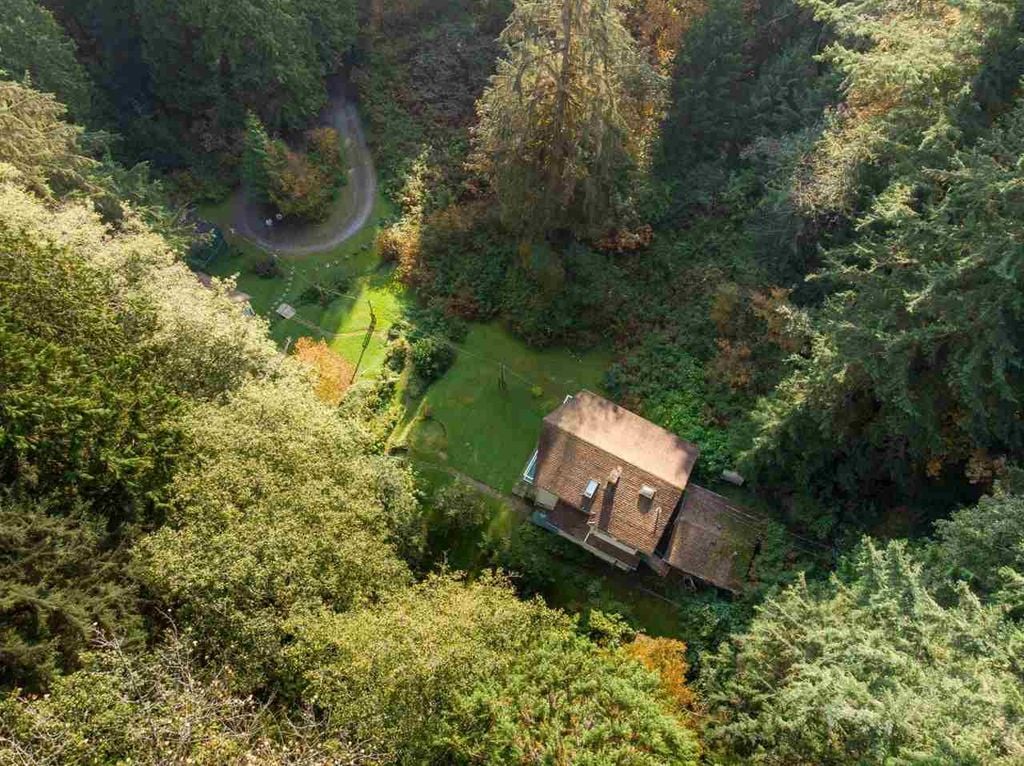 4520 Lynn Valley Rd