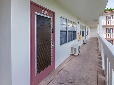 568 Fanshaw N, 568