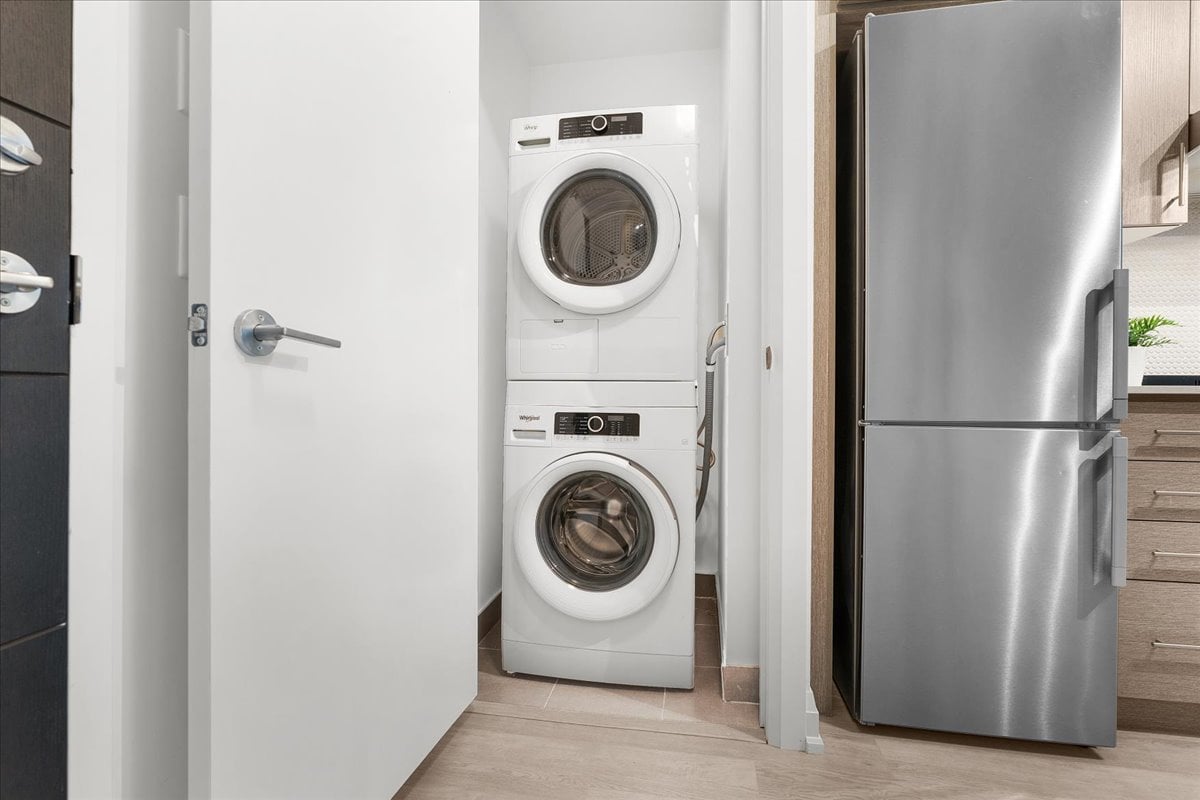 212 King William Street Unit: 513