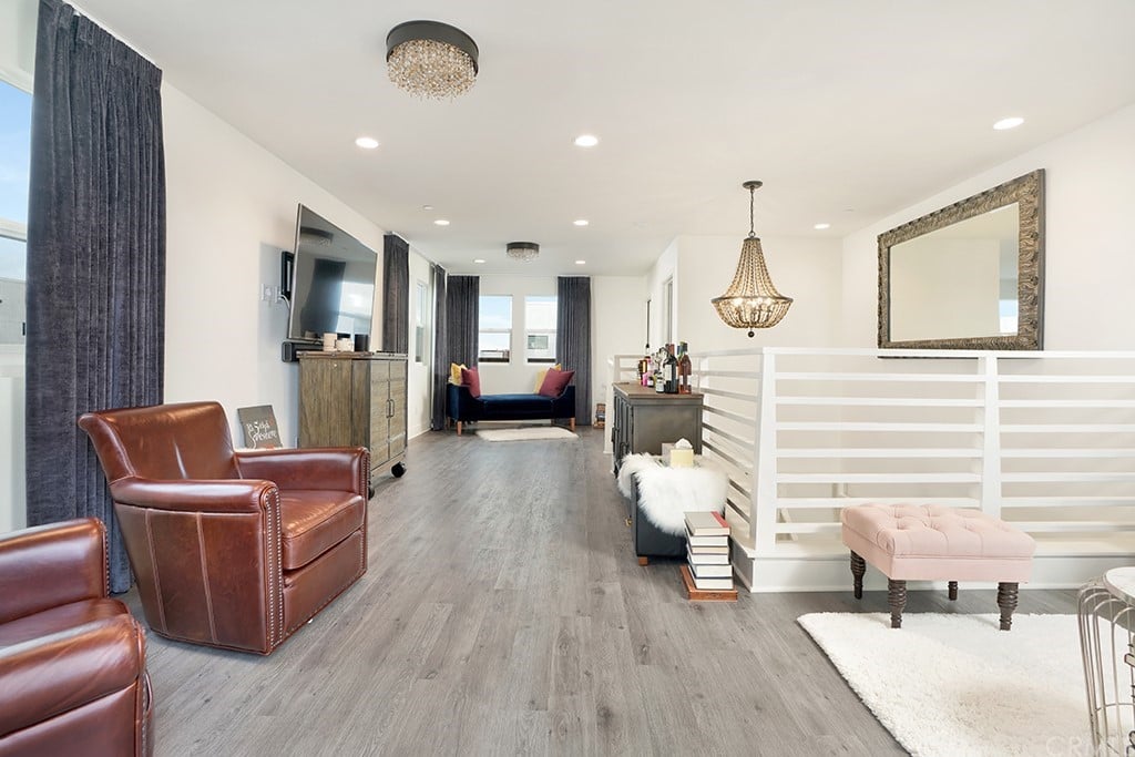 1687 Monarch 17 West