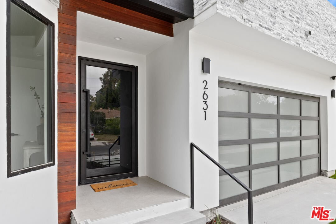 Castle Heights Pl, 90034