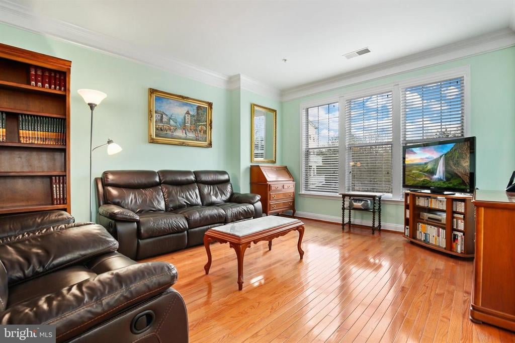  110 Chevy Chase St #205