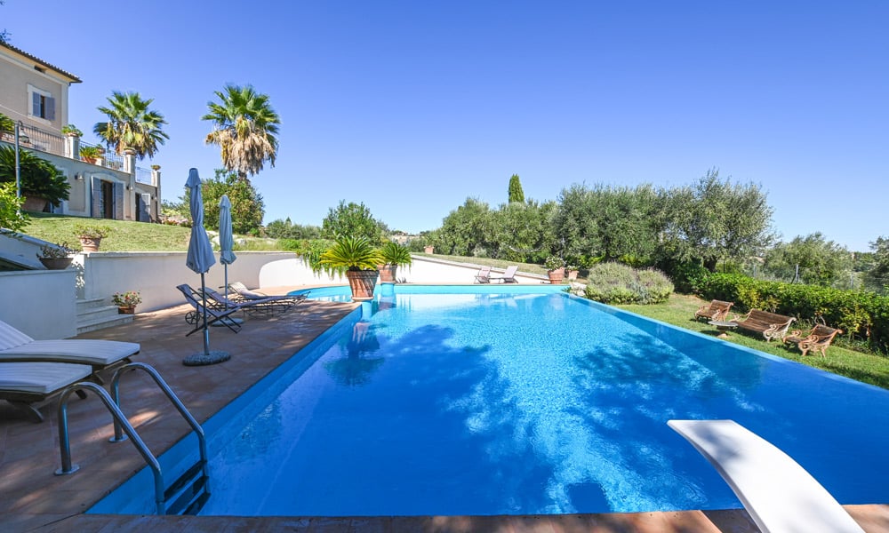 Villa With Stunning Seaview in Civitanova Marche, Le Marche