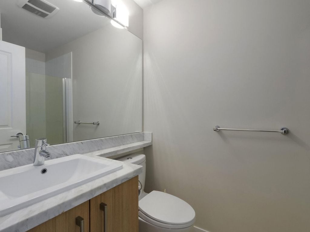 119 W 22nd St, #222