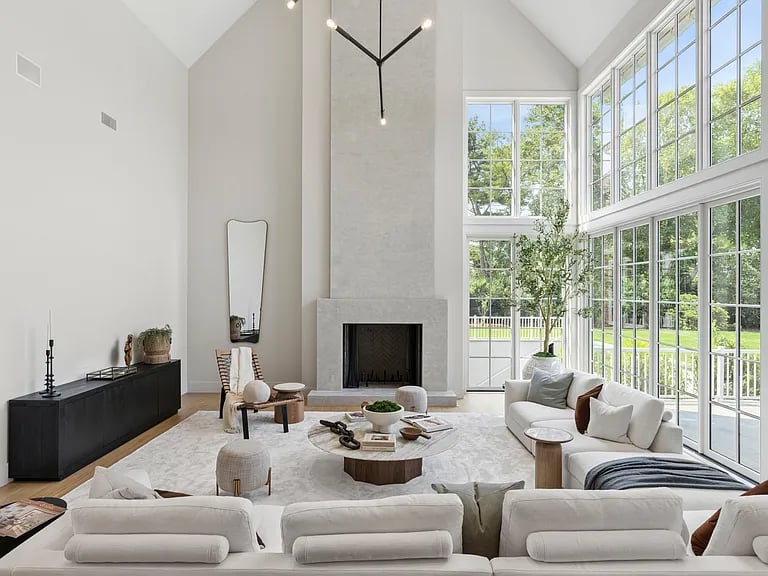120 Halsey Ln