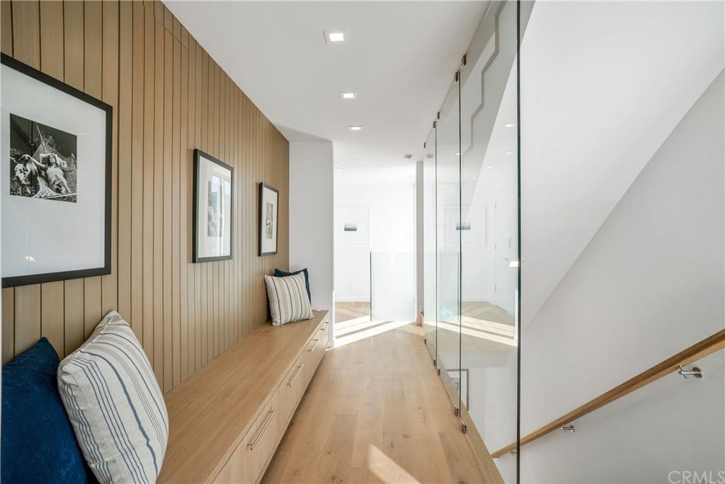 121 2nd St