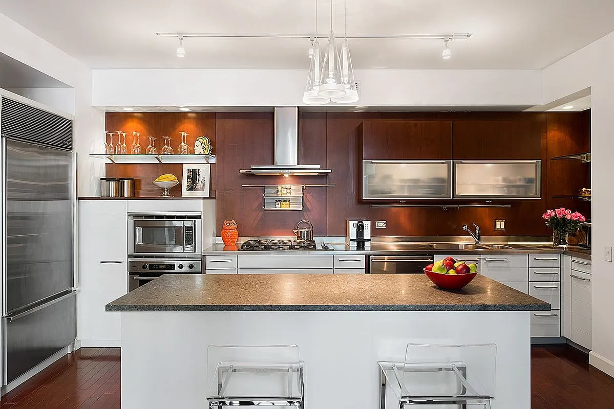 151 W 17th St, #2G