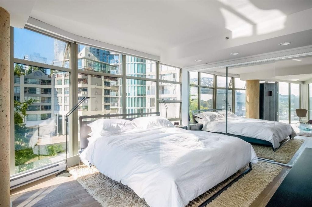990 Beach Ave, #310