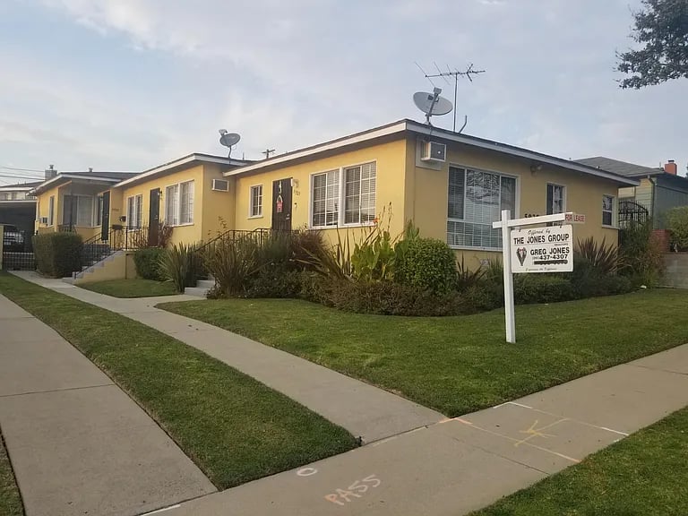 5933 La Tijera Blvd