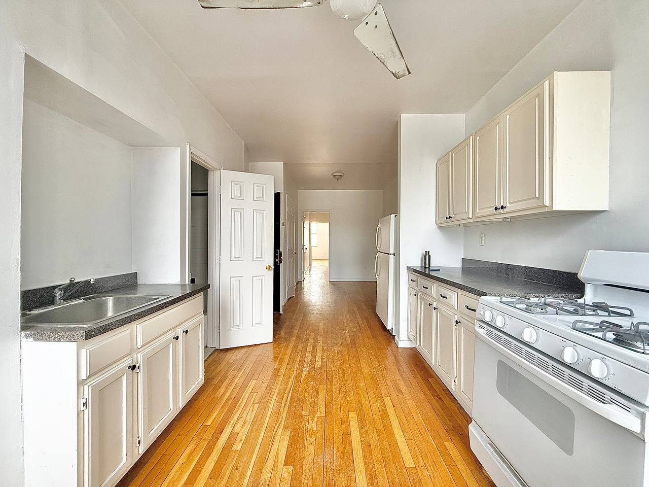 959 Metropolitan Avenue 1L