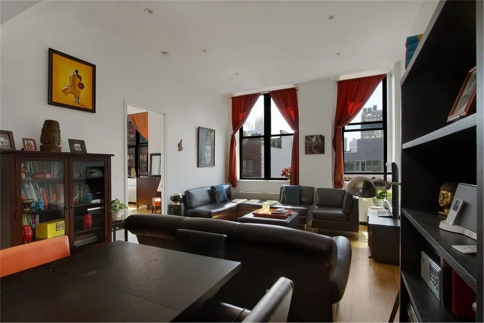 421 W 54th St, #5A