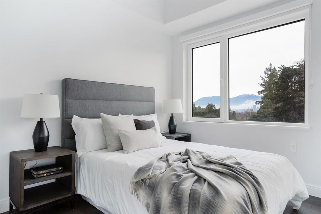 4908 Cambie St, #405