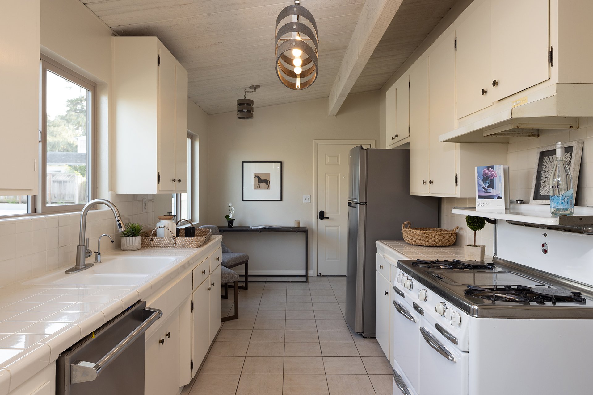 Pacific Grove Jewel - 603 Gibson Ave