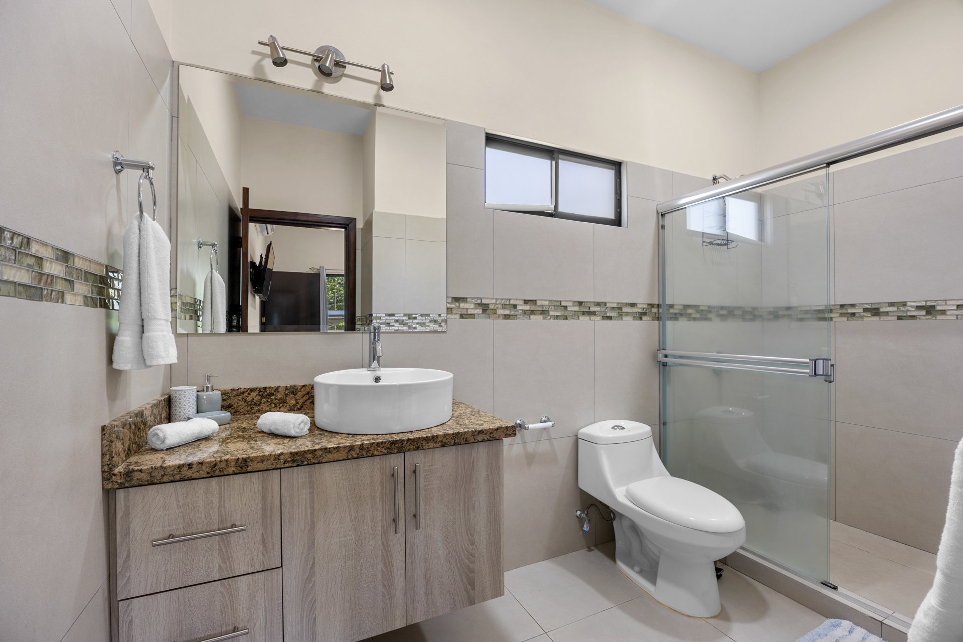 Laurel Condo Unit #1 | Cozy and Affordable 2-Bedroom Condo in Playa Potrero