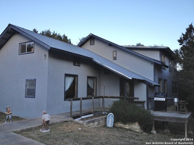 400 Damar Dr