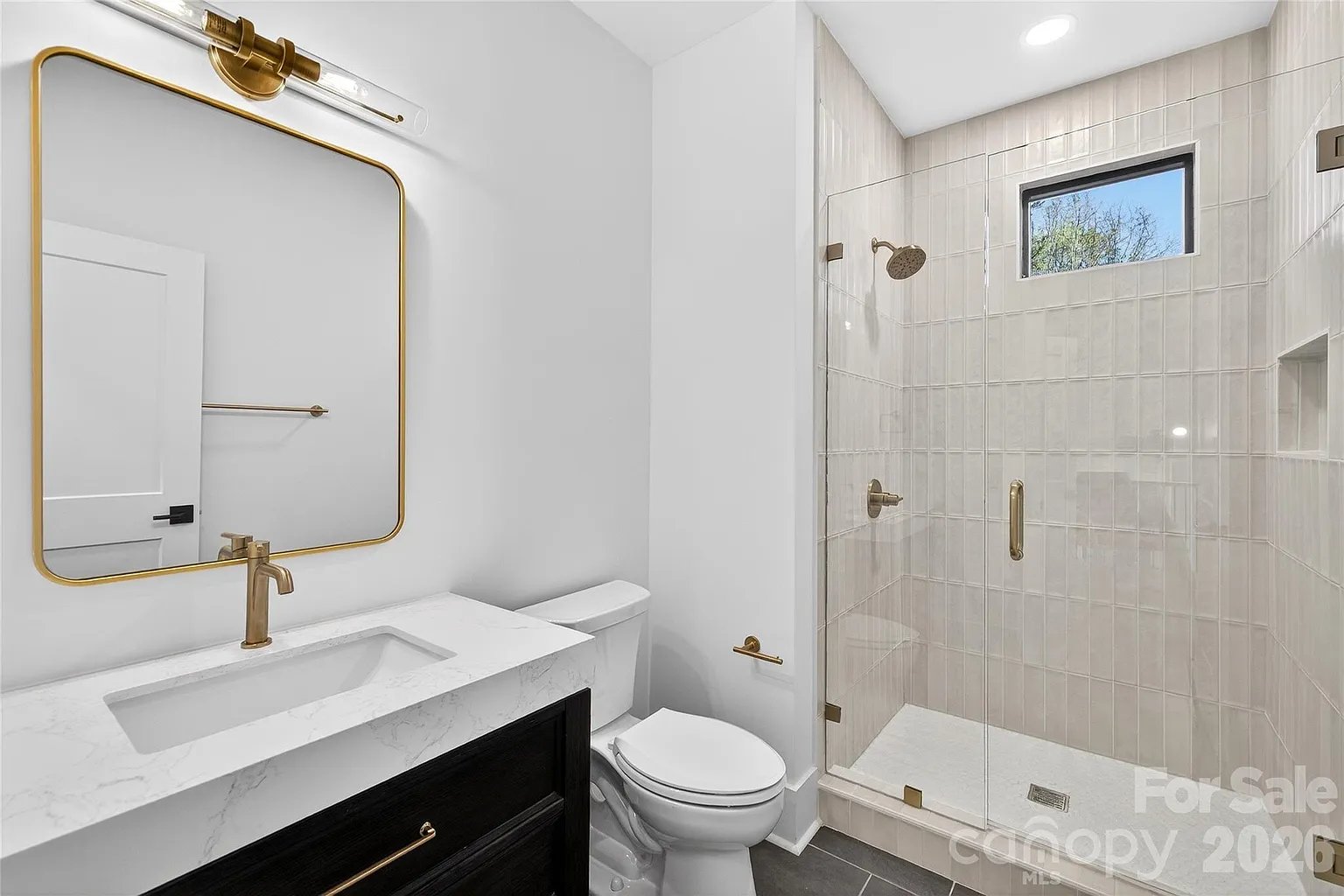 1209 Meadowood Ln