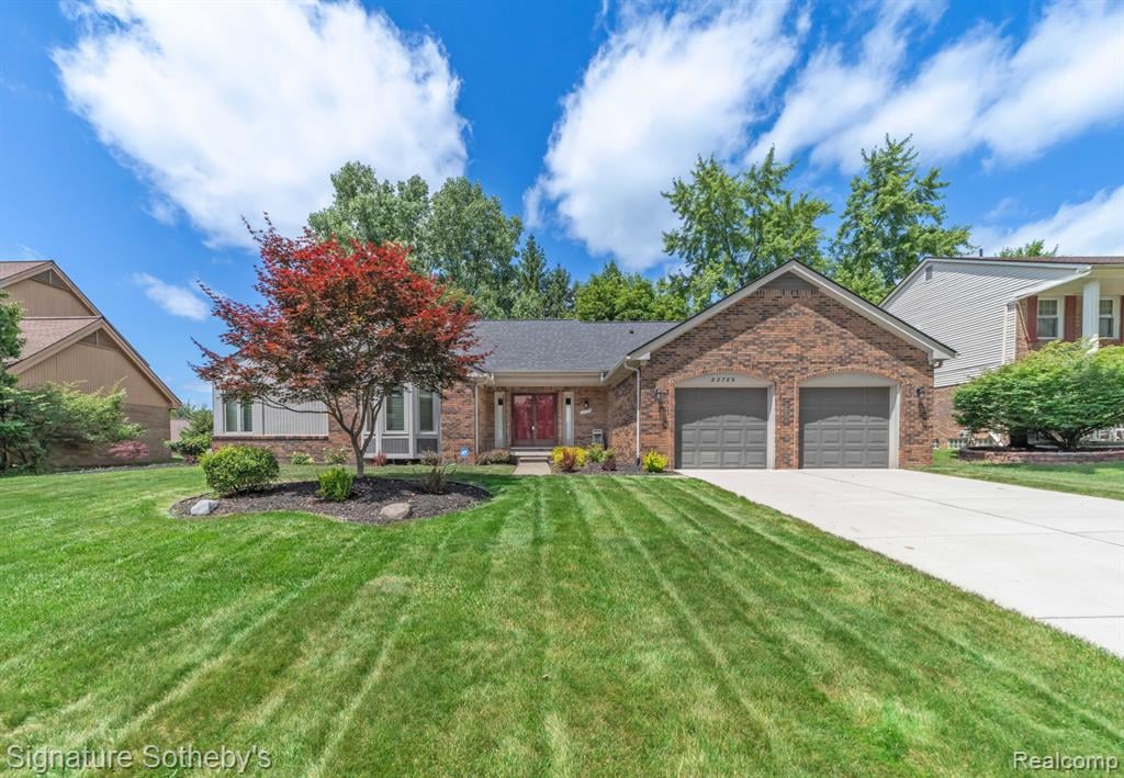 25759 Hunt Club Bloulevard