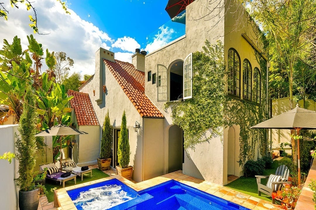 Halo Retreat, N Kings Rd, 90069