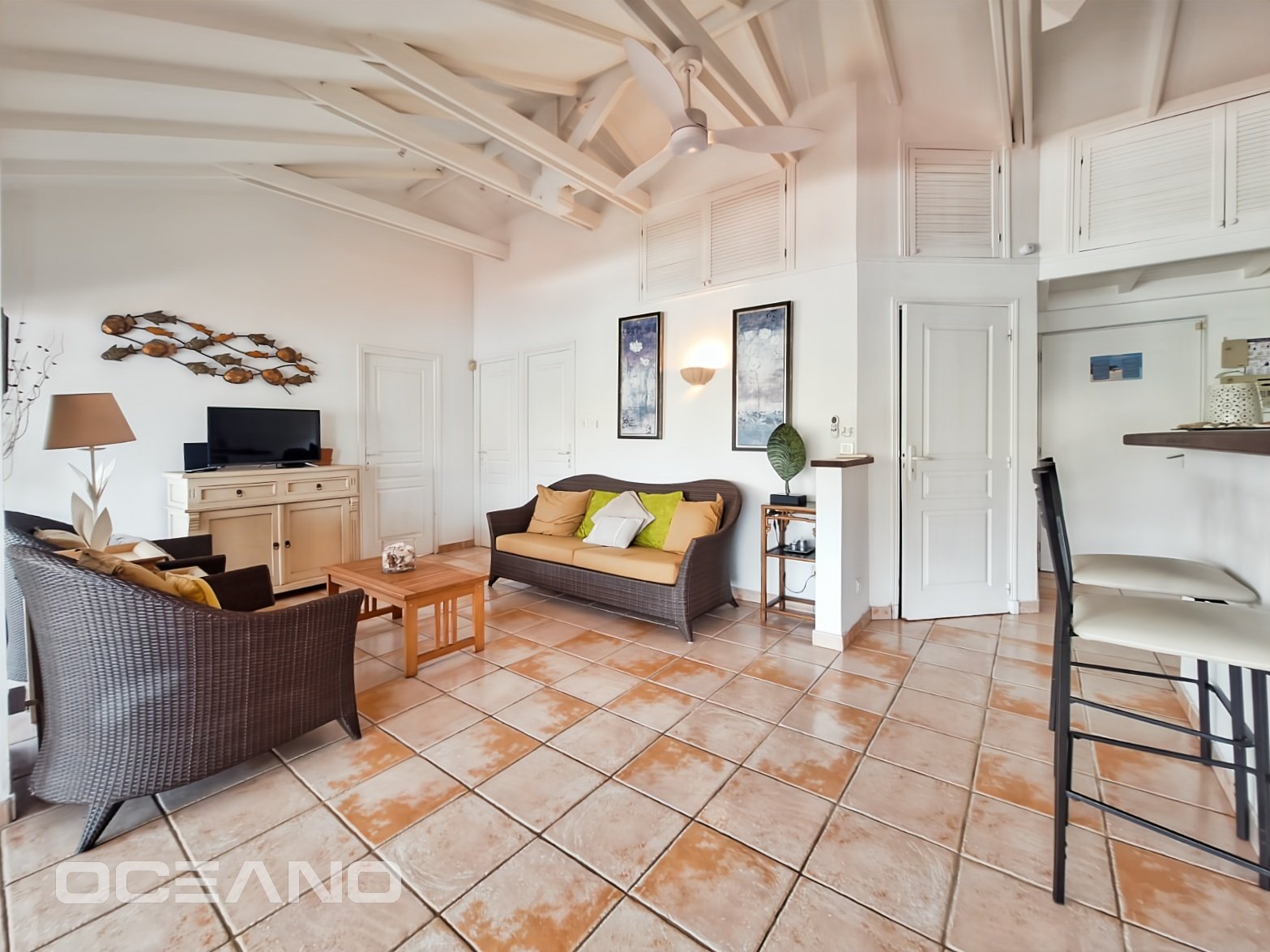 2-Bedroom Apartment with Sea View – Oyster Pond