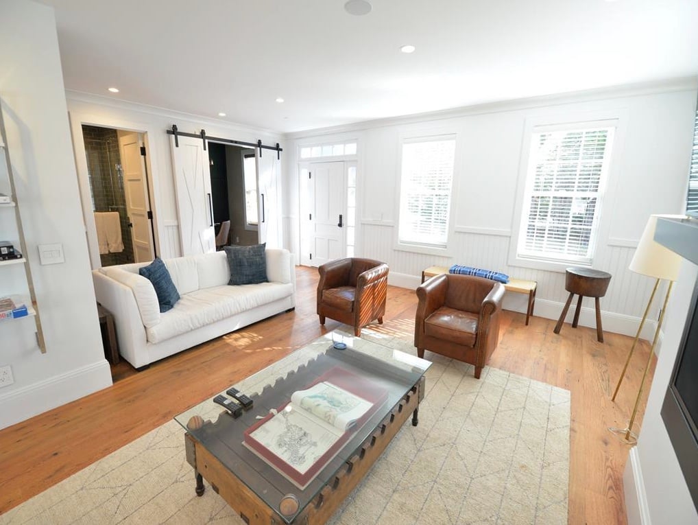 2 Pierce Ln