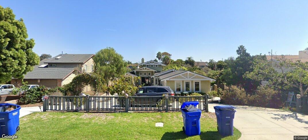 921 Hymettus Ave