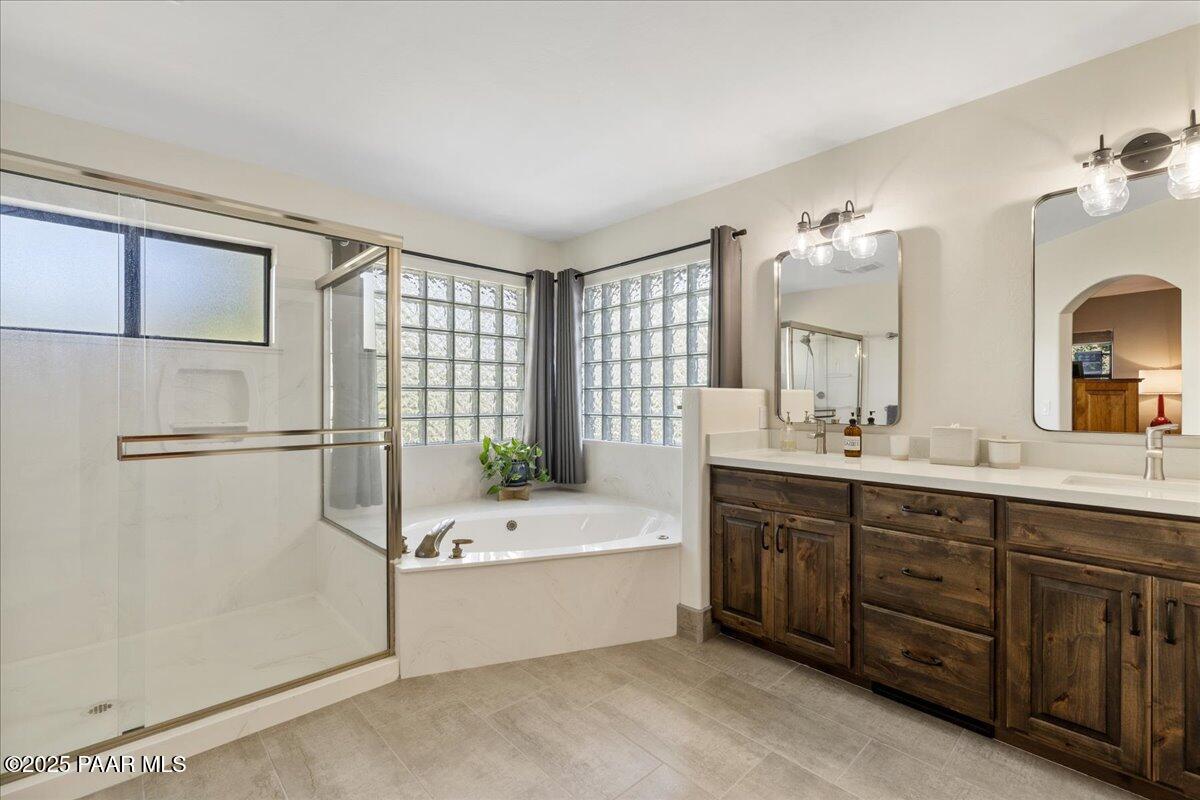 3238 Rainbow Ridge Dr