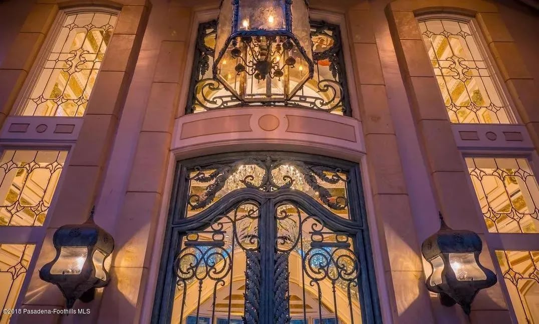 4158 Commonwealth Ave