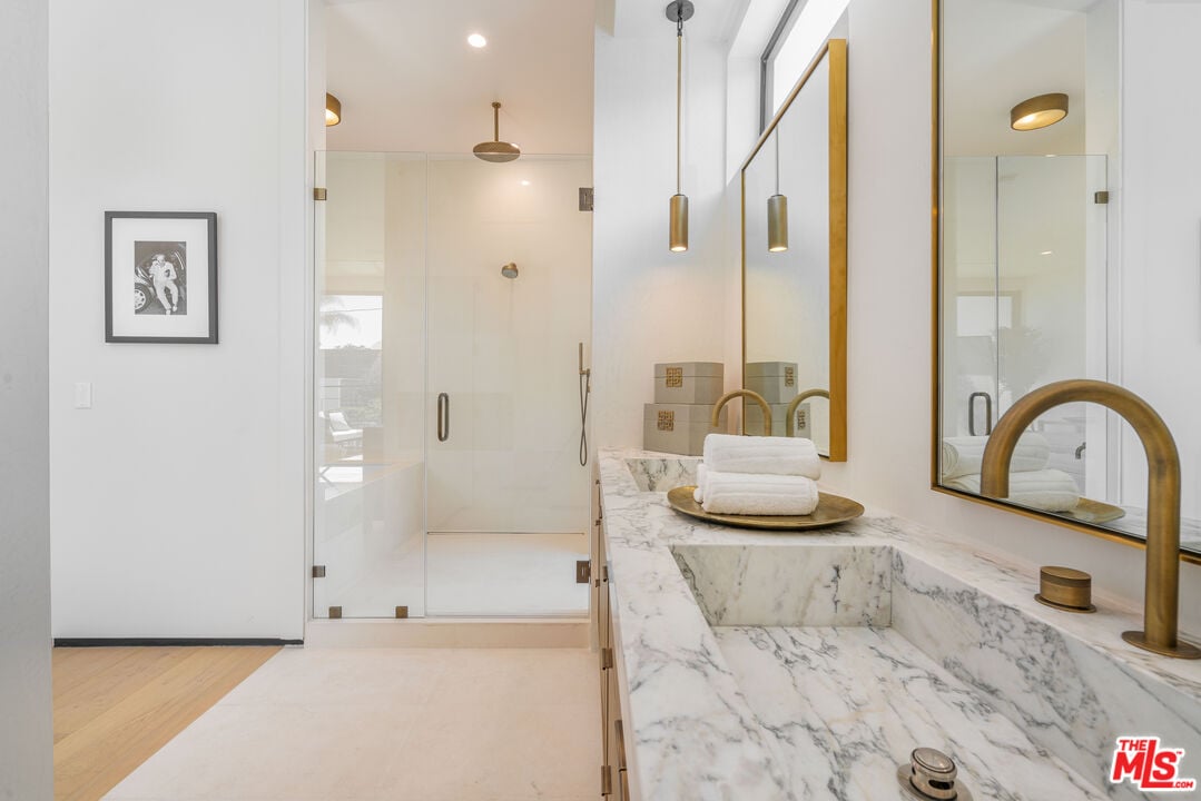 Windmere Crest, Dorrington Ave, 90048