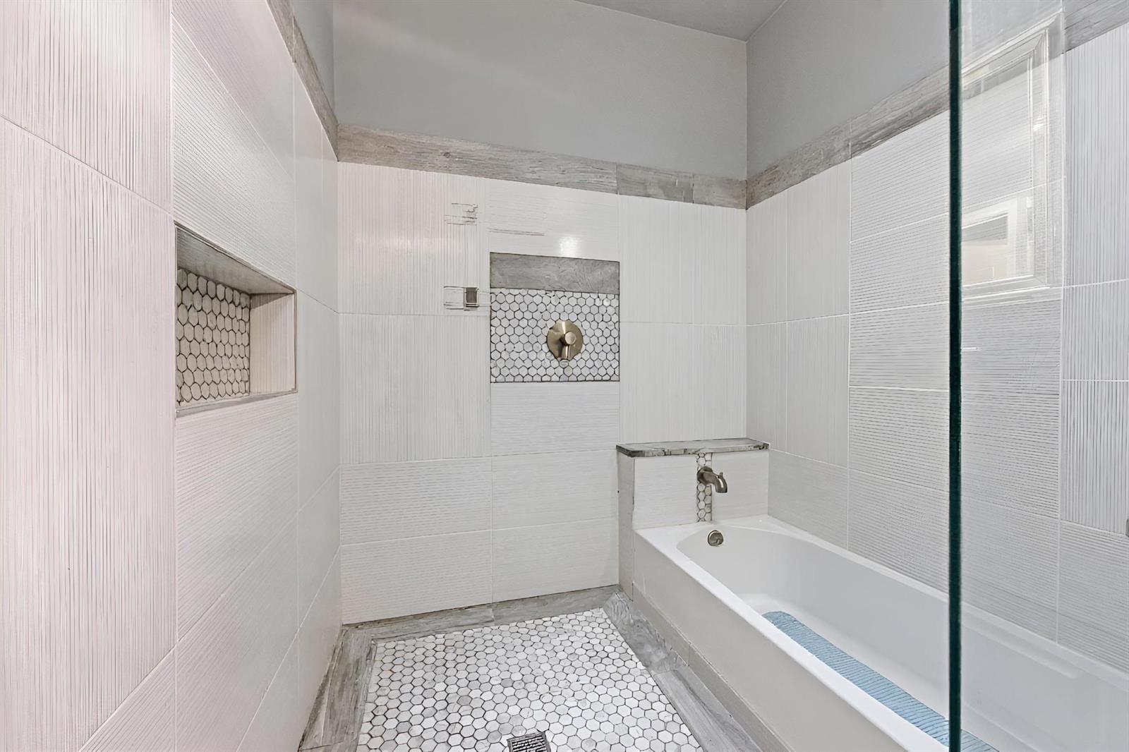2495 NW 66th Dr