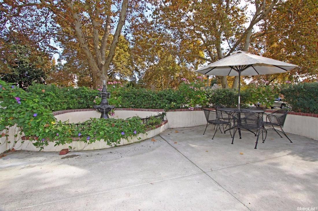 Sold: 2900 Land Park Drive