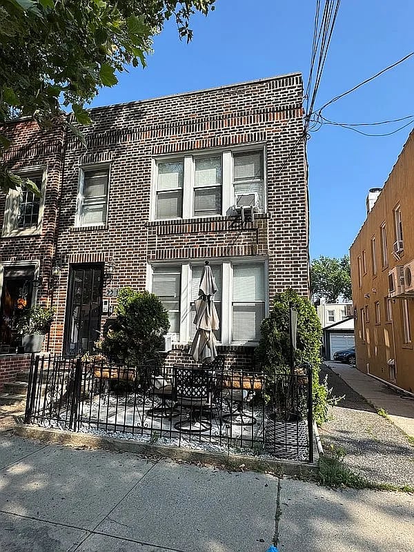 22-13 24th St #1
