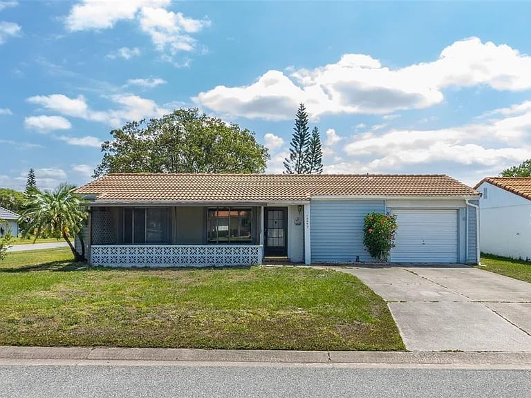 10840 Waterford Ct