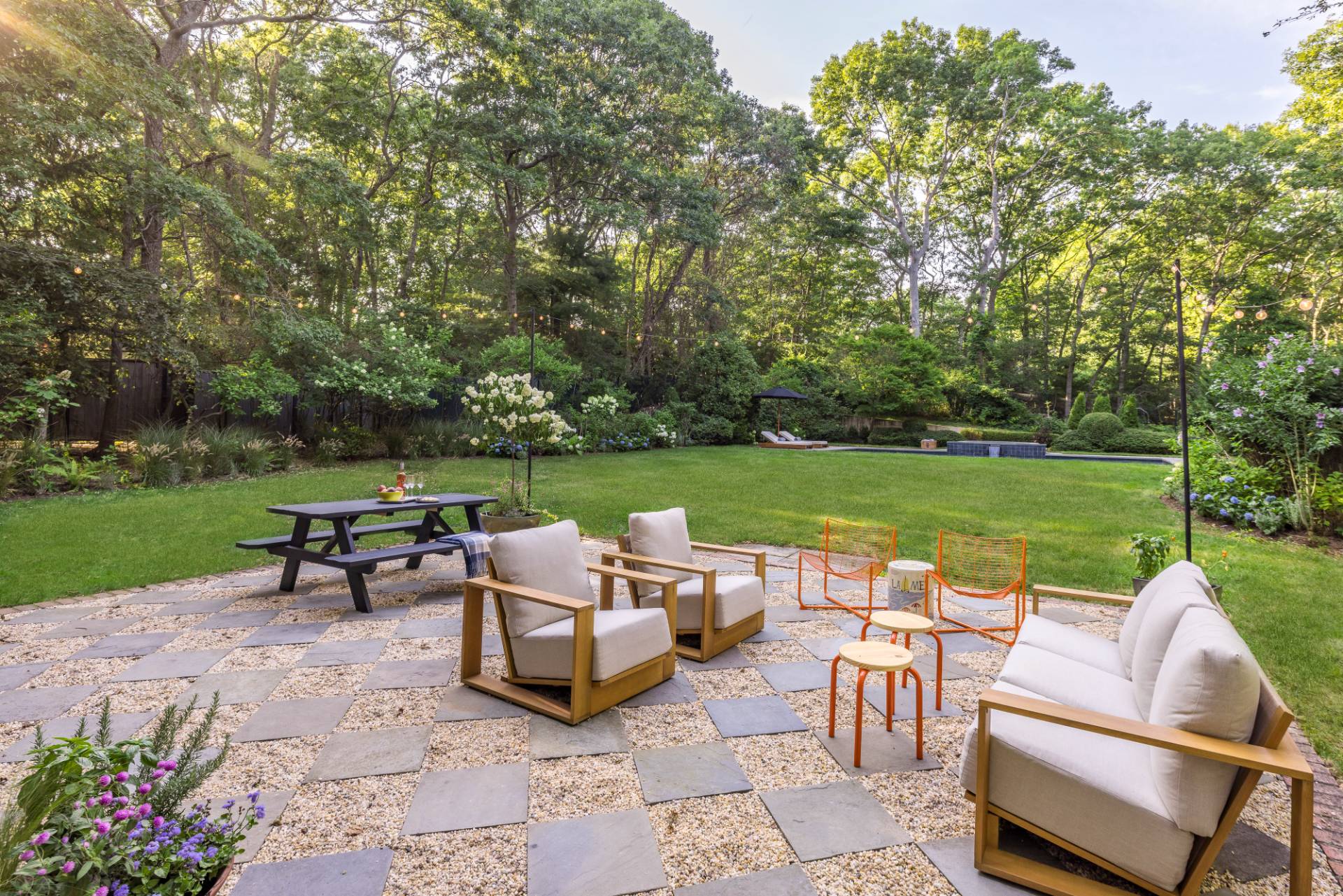 7 Wooded Oak Lane, East Hampton