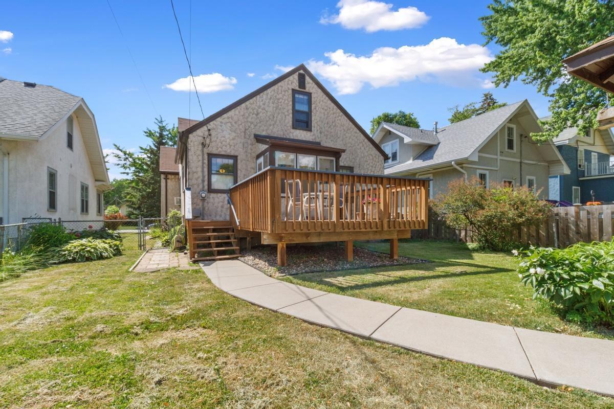 4627 Bloomington Ave