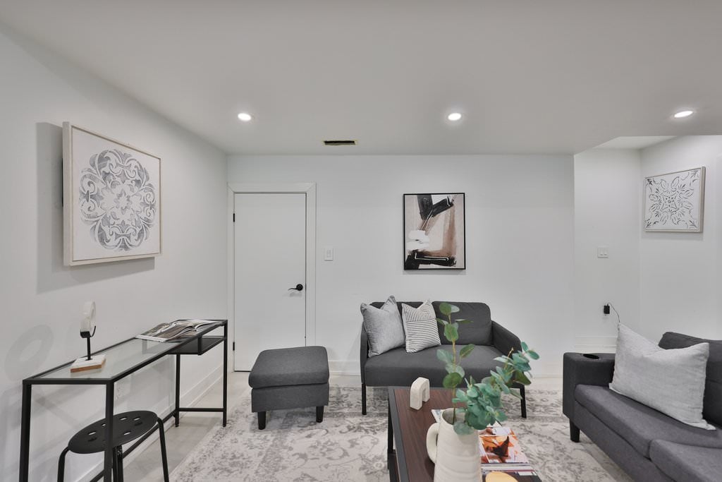 172 Royal York Rd
