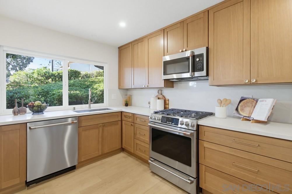 5580 Caminito Consuelo La Jolla, CA 92037