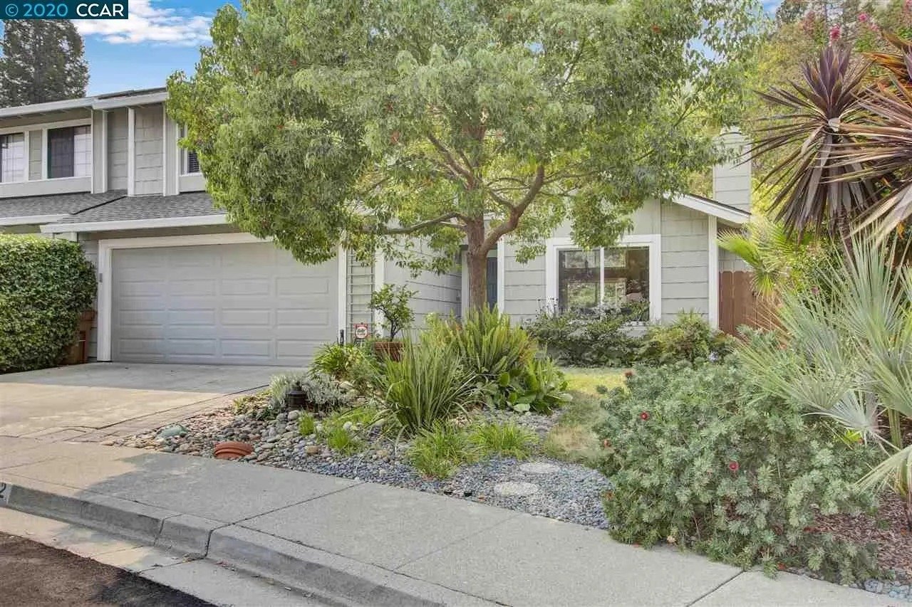 2322 New Lake Pl