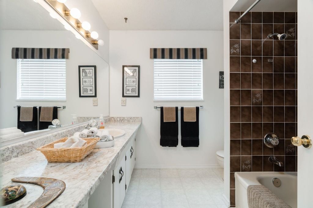 11487 Somerset Cres