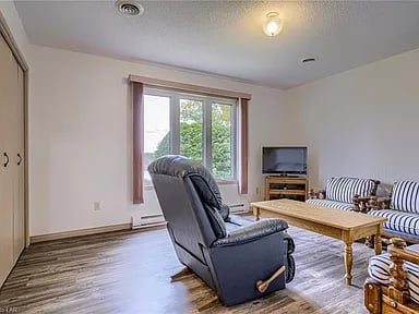 1668 Beaumont Dr