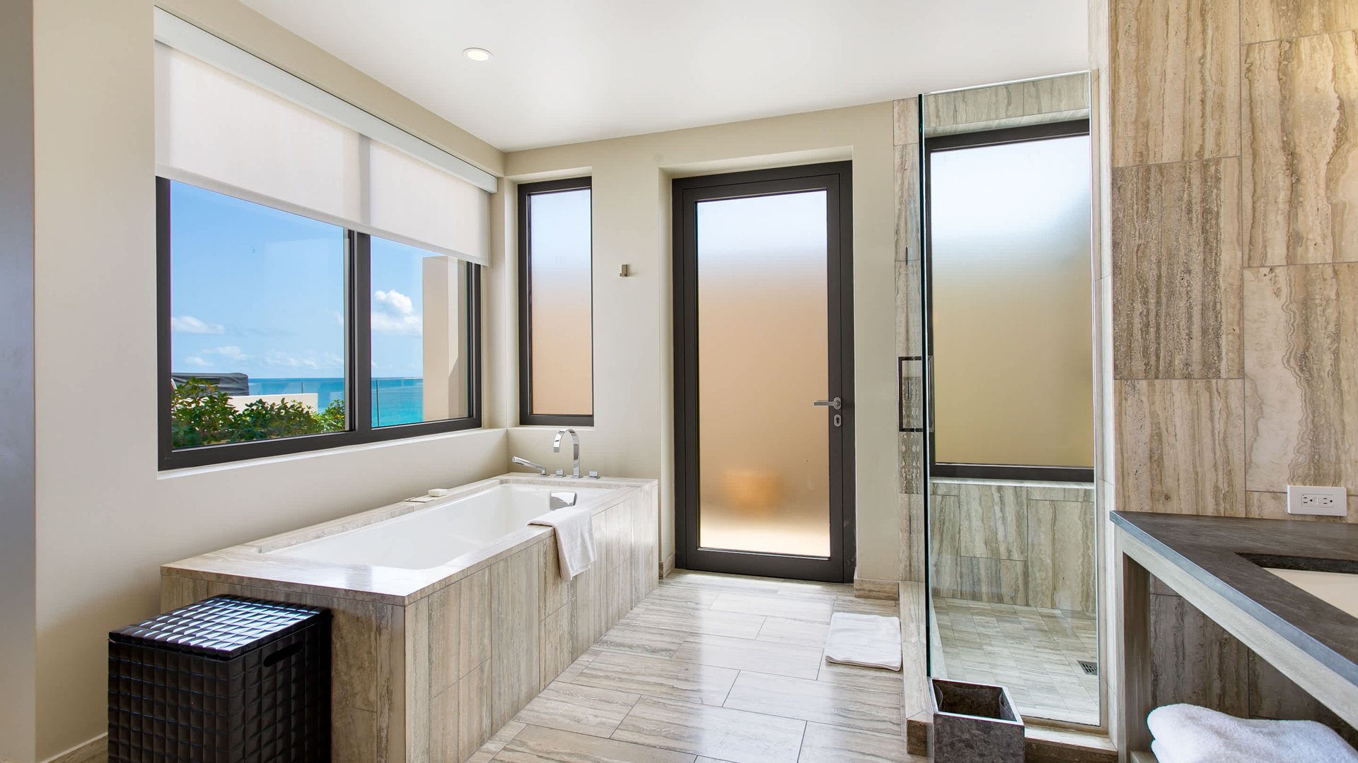 Four Seasons - Penthouse 450