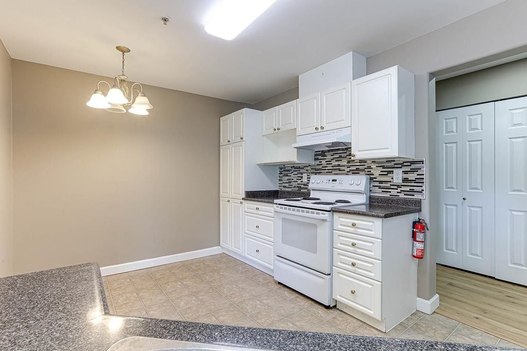 1460 Pemberton Ave, #101